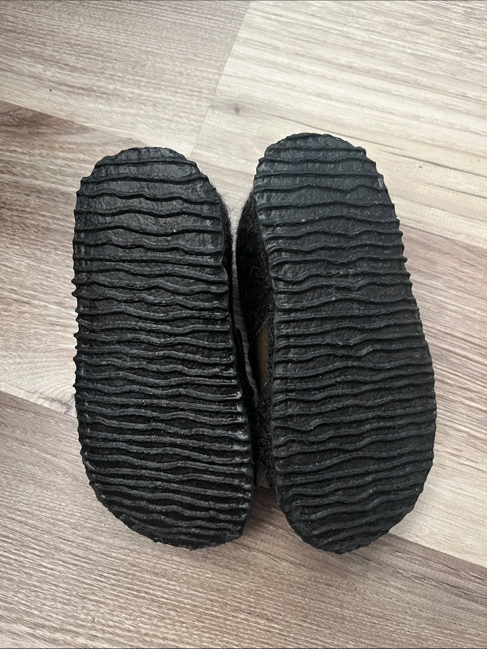 Giesswein toddler slipper virgin wool slipper with non-slip rubber sol